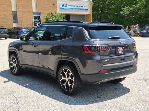 Used 2024 Jeep Compass Limited AWD/4WD image 7