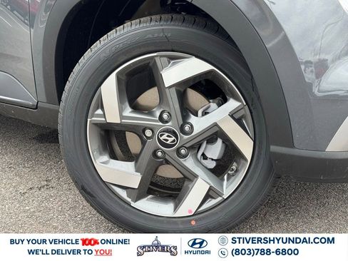 Certified 2025 Hyundai Venue Limited image 6