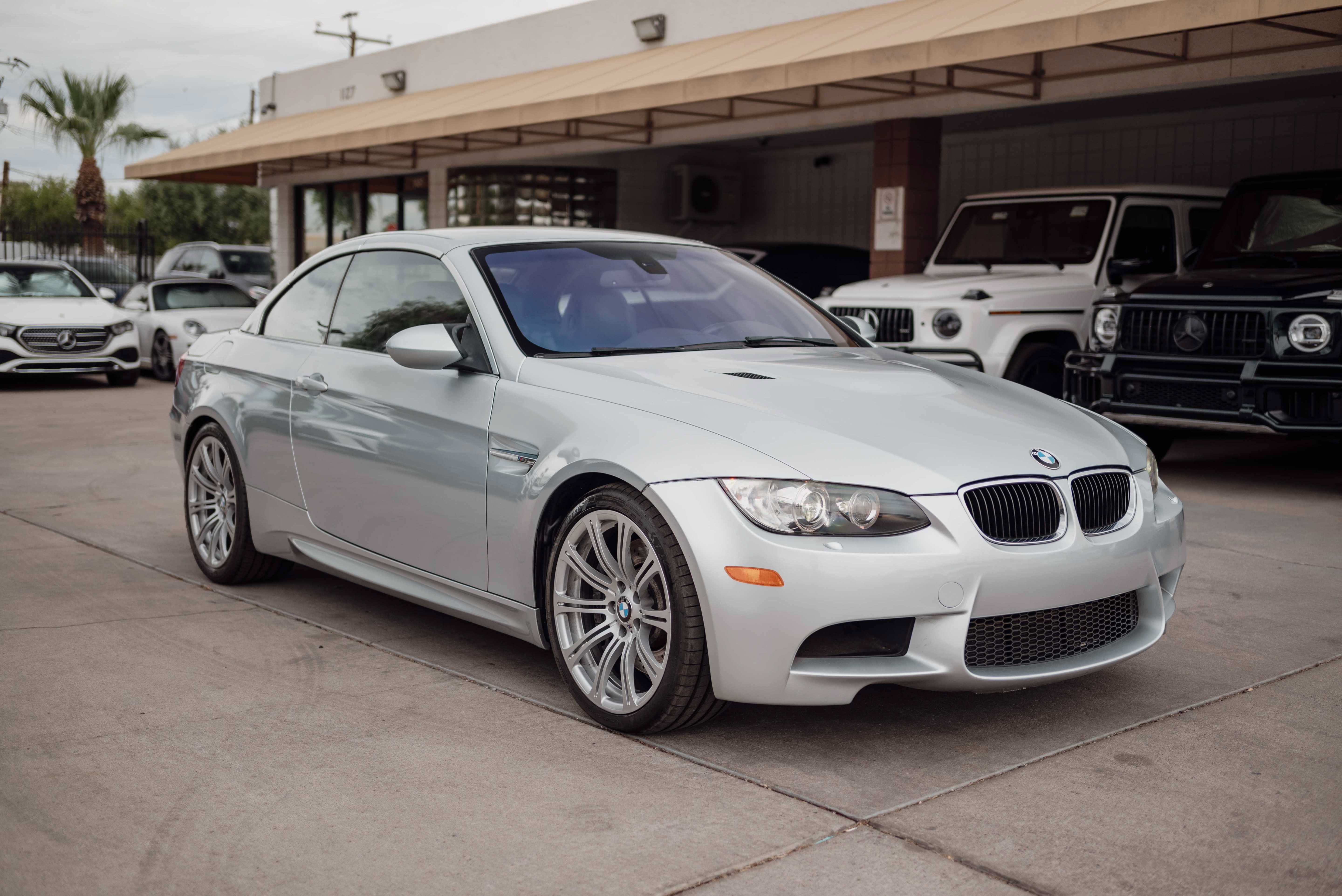 Used 2013 BMW M3 Convertible w/ Premium Pkg RWD image 3