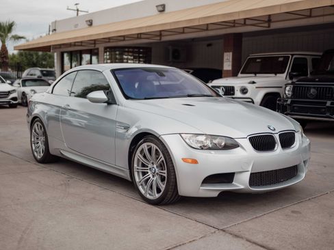 Used 2013 BMW M3 Convertible w/ Premium Pkg RWD image 3