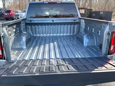 Used 2026 GMC Sierra 1500 SLT image 32