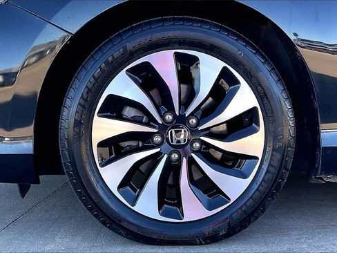 Used 2015 Honda Accord Touring image 9