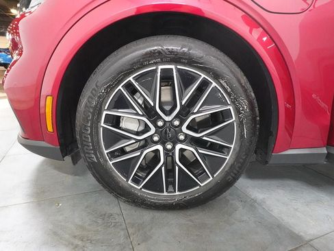 Used 2025 Ford Mustang Mach-E Premium AWD/4WD image 38
