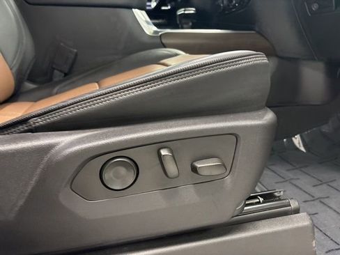 Used 2024 Chevrolet Silverado 1500 High Country w/ High Country Premium Package image 28