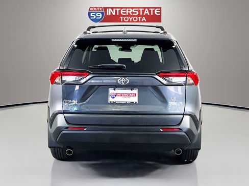 Certified 2021 Toyota RAV4 LE AWD/4WD image 6