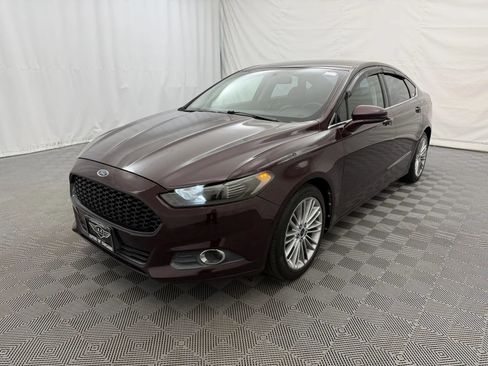 Used 2013 Ford Fusion SE FWD image 2