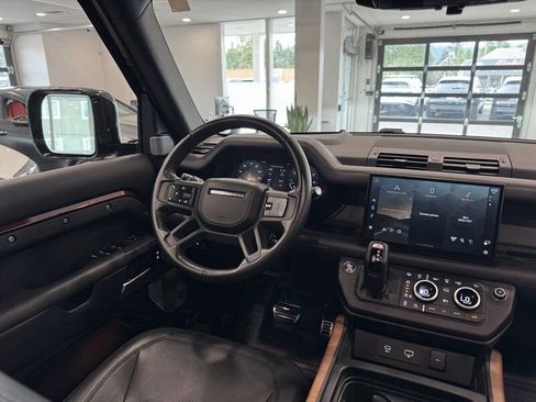 Used 2023 Land Rover Defender 130 X AWD/4WD image 32
