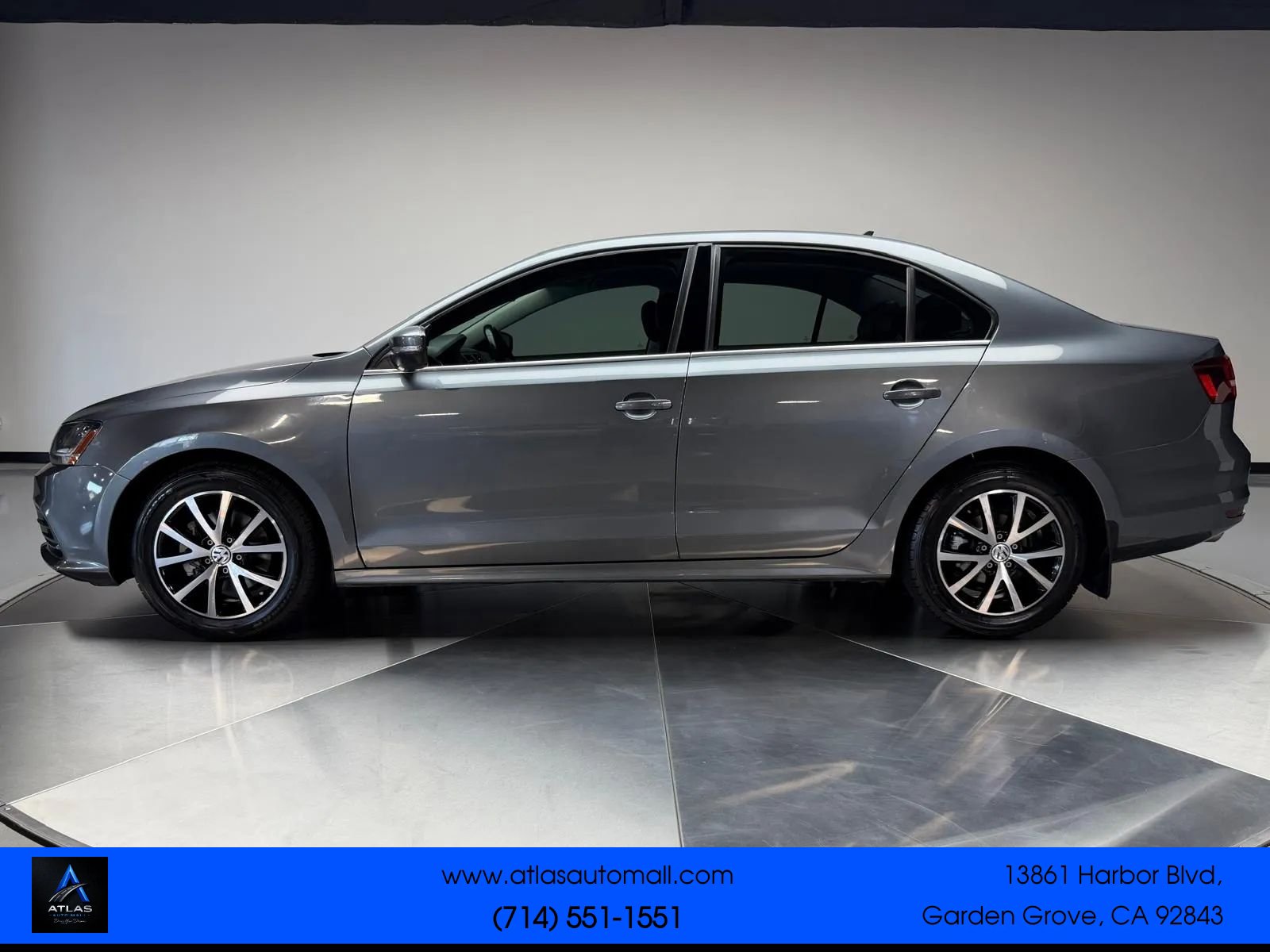 Used 2018 Volkswagen Jetta SE FWD image 4