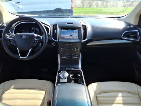 Used 2019 Ford Edge SEL w/ Equipment Group 201A AWD/4WD image 7
