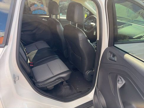 Used 2017 Ford Escape SE w/ SE Sport Appearance Package FWD image 11