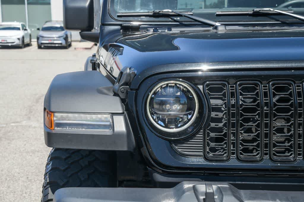 Used 2025 Jeep Wrangler Unlimited Sport AWD/4WD image 4