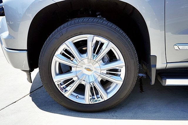 Used 2024 Chevrolet Silverado 1500 High Country w/ High Country Premium Package AWD/4WD image 16