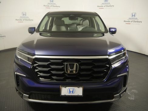 Used 2025 Honda Pilot EX-L image 2