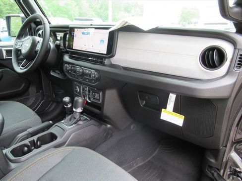 New 2026 Jeep Gladiator Sport AWD/4WD image 11