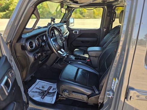 Used 2018 Jeep Wrangler Unlimited Sahara w/ Quick Order Package 24M Moab image 23