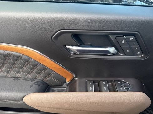 New 2026 GMC Canyon Denali w/ LPO, Denali Black Edition image 10