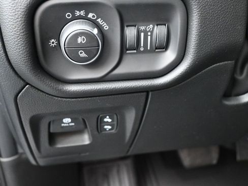 New 2026 RAM 1500 4x4 Crew Cab image 21