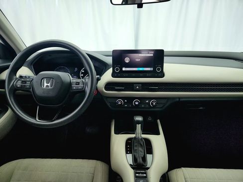 Used 2023 Honda HR-V LX image 14
