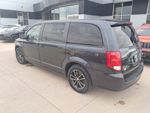 Used 2014 Dodge Grand Caravan SE image 5