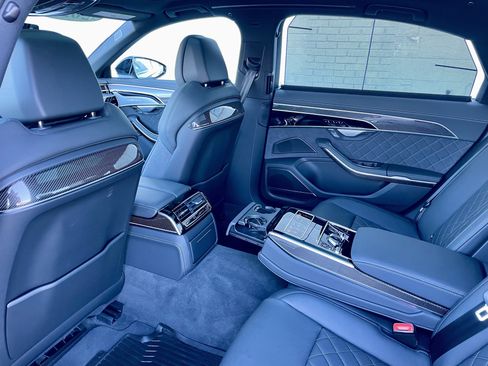 Used 2025 Audi S8 image 30