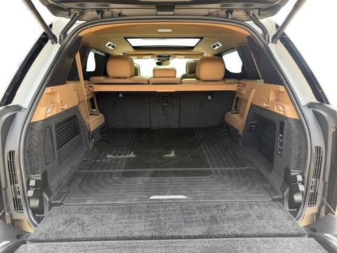New 2026 Land Rover Range Rover Long Wheelbase SE AWD/4WD image 18