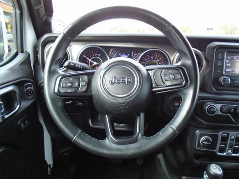 Used 2018 Jeep Wrangler Unlimited Sport S AWD/4WD image 16