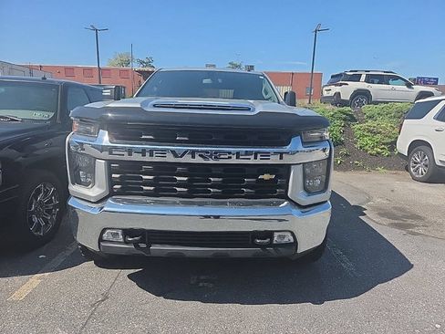 Used 2022 Chevrolet Silverado 2500 LT w/ Convenience Package AWD/4WD image 2