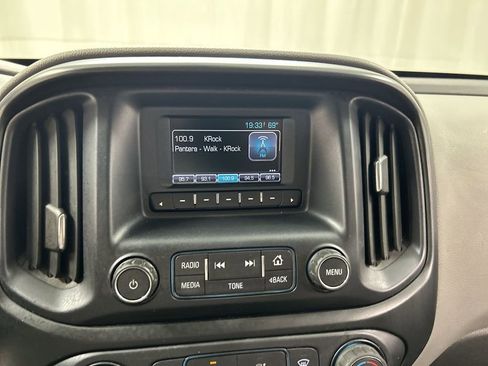 Used 2016 Chevrolet Colorado W/T AWD/4WD image 14