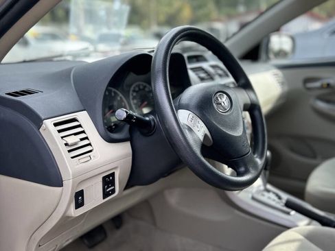 Used 2013 Toyota Corolla LE Special Edition image 5