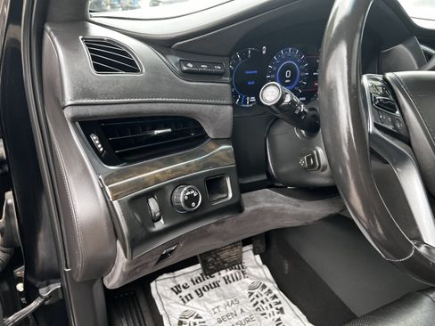 Used 2019 Cadillac Escalade ESV Platinum RWD image 44