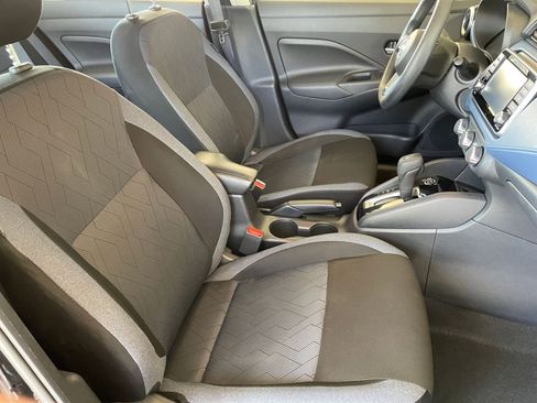 Used 2025 Nissan Versa SV image 34