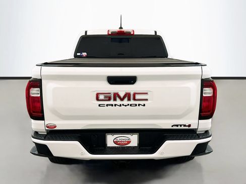 Used 2025 GMC Canyon AT4 w/ LPO, Off Road Lift Package AWD/4WD image 5
