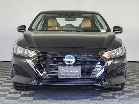 Used 2025 Nissan Sentra SV w/ SV Premium Package image 4