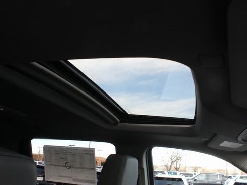 New 2026 GMC Sierra 2500 SLT w/ SLT Premium Package image 5