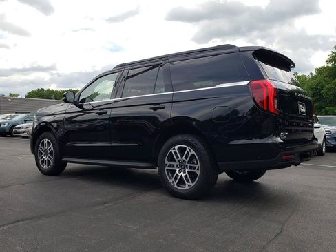 Used 2025 Ford Expedition Active AWD/4WD image 8