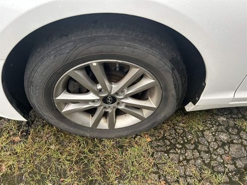 Used 2017 Hyundai Sonata SE FWD image 29