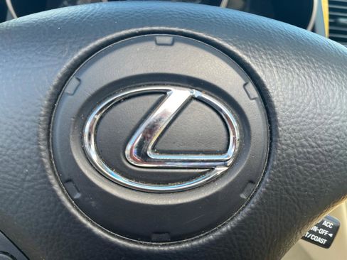 Used 2005 Lexus SC 430 Convertible RWD image 36