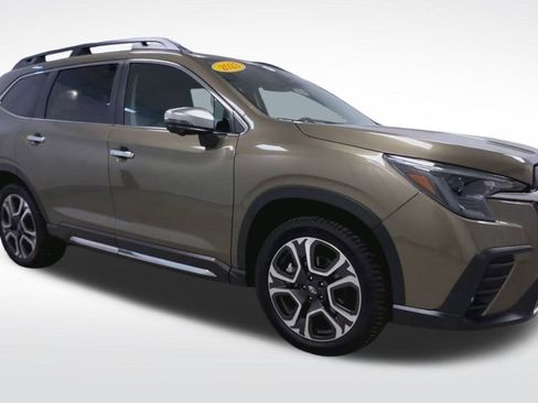 Used 2023 Subaru Ascent Touring image 2