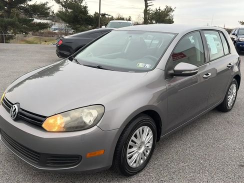 Used 2010 Volkswagen Golf 4-Door image 20