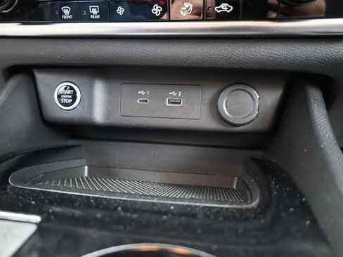 Used 2023 Nissan Rogue SV FWD image 32