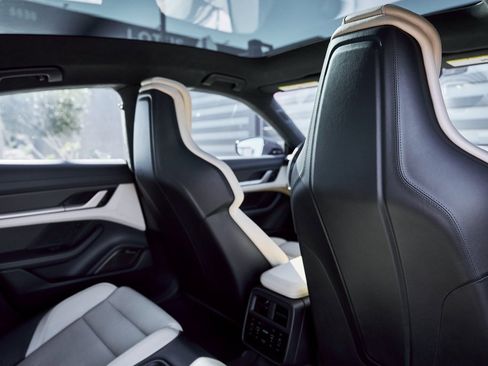 Used 2020 Porsche Taycan Turbo S image 42