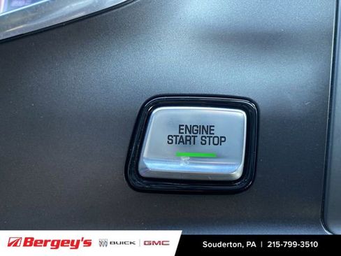 Used 2019 Chevrolet Corvette Stingray Coupe w/ 1LT RWD image 19