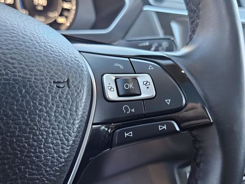 Used 2018 Volkswagen Tiguan SEL Premium image 27