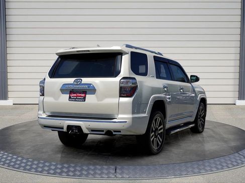 Used 2016 Toyota 4Runner Limited image 7