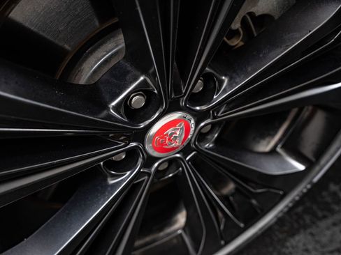 Used 2022 Jaguar XF R-Dynamic SE AWD/4WD image 8