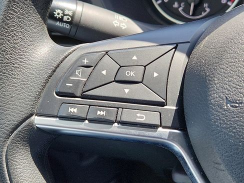 Used 2025 Nissan Sentra SV FWD image 20