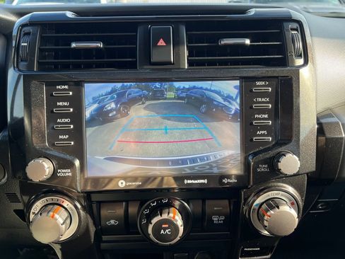 Used 2024 Toyota 4Runner TRD Off-Road Premium w/ Moonroof Package AWD/4WD image 17
