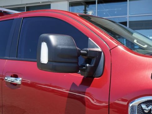 Used 2017 Nissan Titan SL RWD image 11