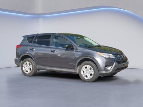 Used 2014 Toyota RAV4 LE AWD/4WD image 3