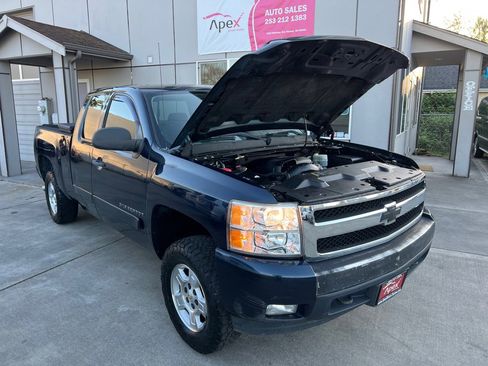 Used 2007 Chevrolet Silverado 1500 LT w/ 1LT Convenience Package AWD/4WD image 17